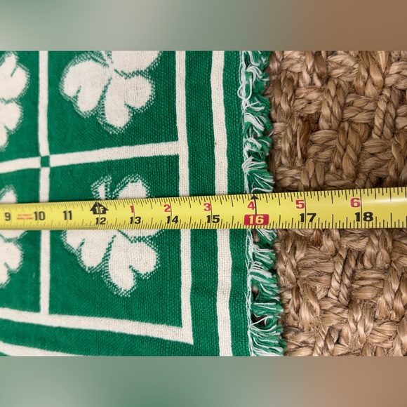 St Patrick's Shamrock Reversible Woven Placements - Picture 3 of 7